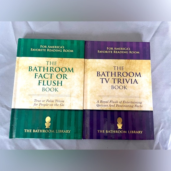 The Bathroom Library, set of 2 books - tv trivia and fact or flush book. - Picture 1 of 8